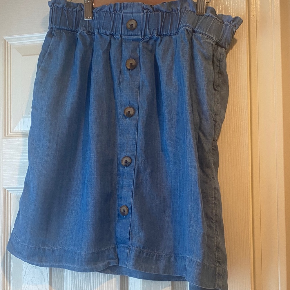 LOFT Blue Chambray Button-Down midi Skirt with pockets medium petite